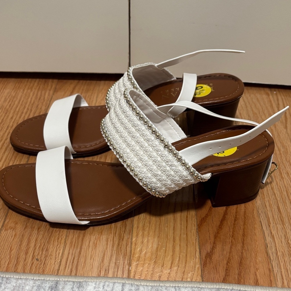 Elegant White and Brown Women's Sandals - Picture 3 of 5